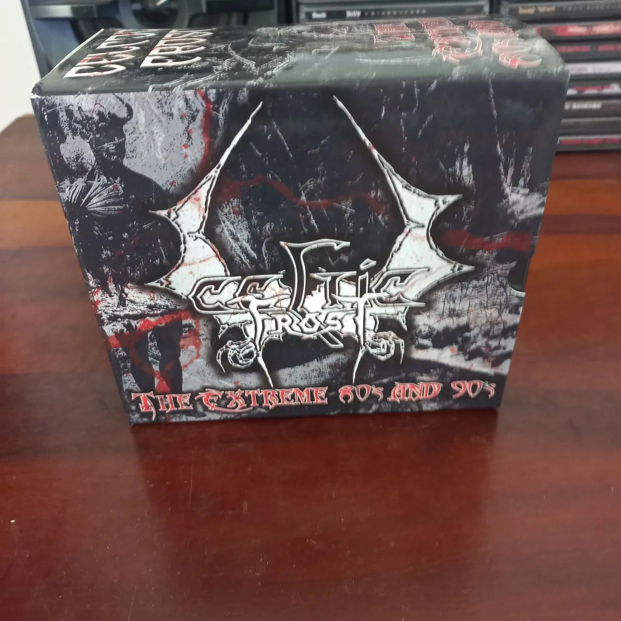 Box 6CDs lacrados Celtic Frost Deluxe  - Foto 4