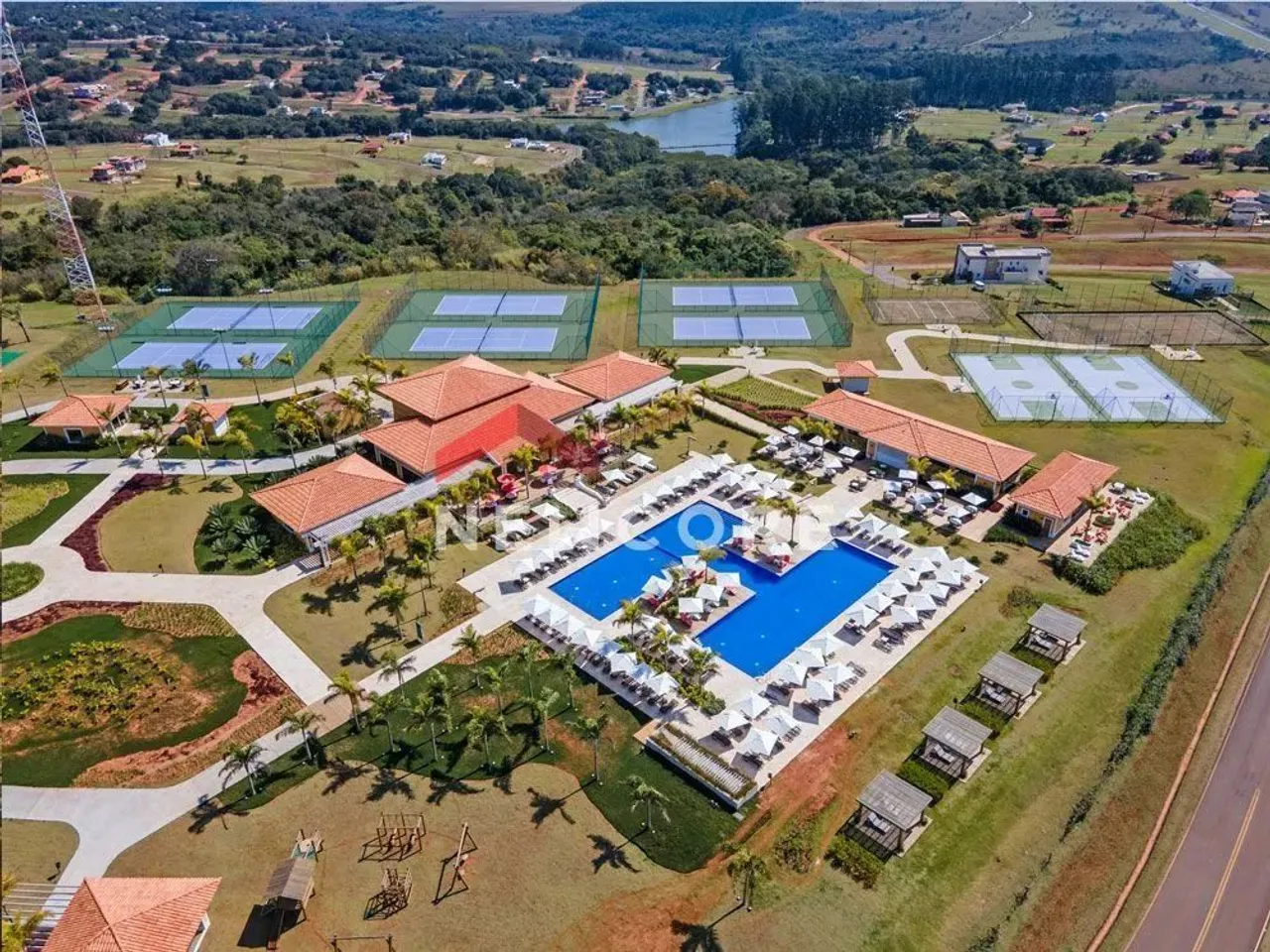 Lote em condomínio em Pardinho - Centro - Pardinho/SP