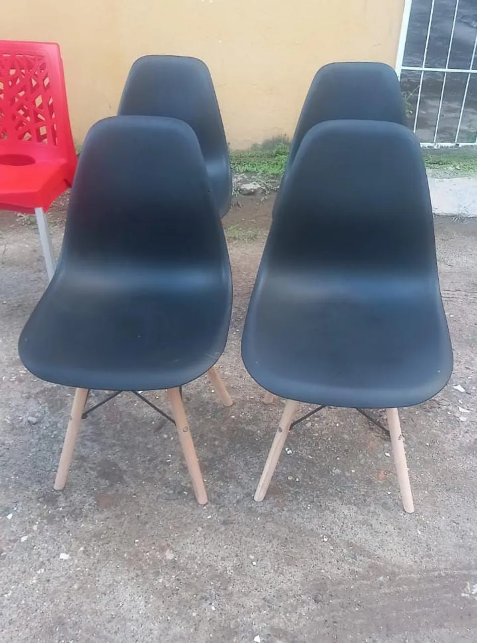 Conjunto de Cadeiras Eames PREÇO UNITÁRIO POR 140,00 CADA