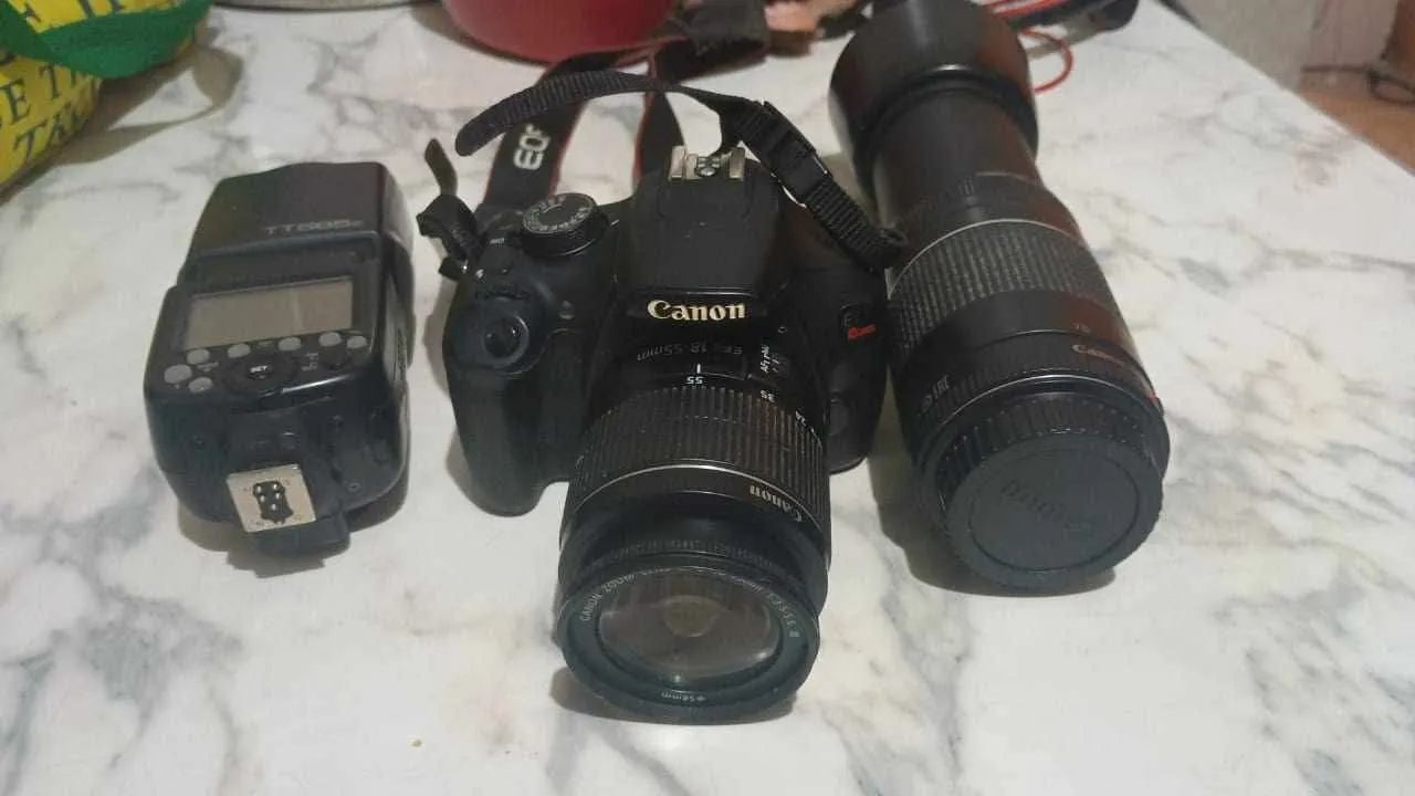 Câmera de fotógrafo profissional 