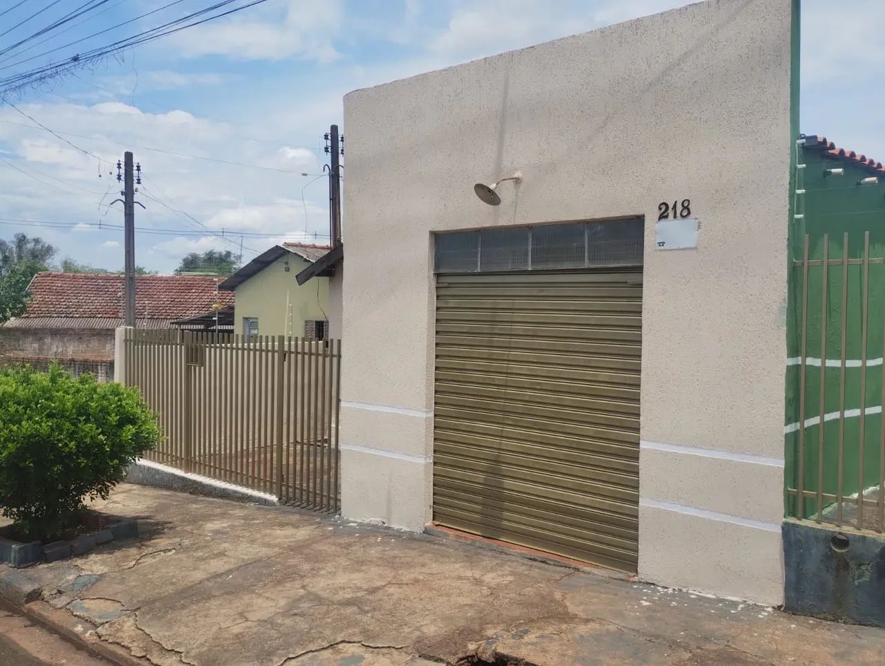 Vende -se DUAS CASAS em Andirá/PR. (Mesmo terreno).  - Foto 4