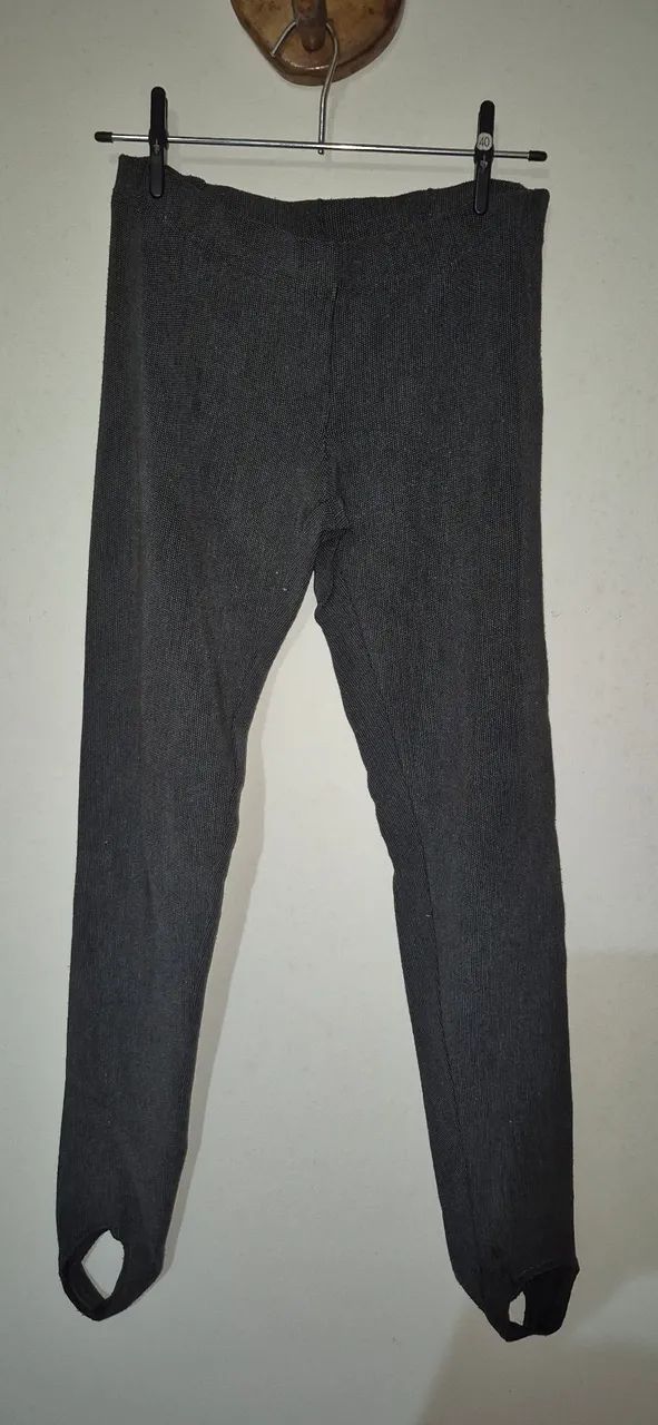 Calça legging com pé