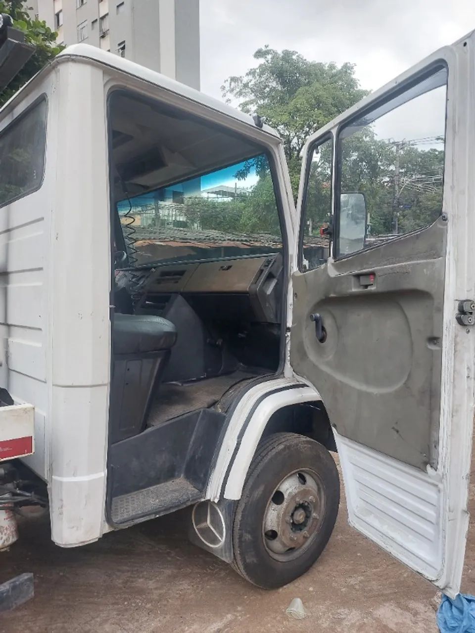 Mercedes 710 com plataforma reboque guincho  - Foto 2