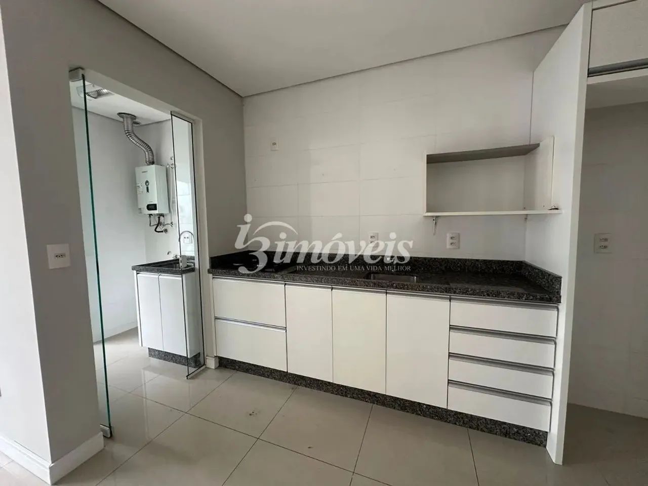 Apartamento para locação anual, semimobiliado,com 3 quartos (sendo uma suíte), 1 vaga de g - Foto 2