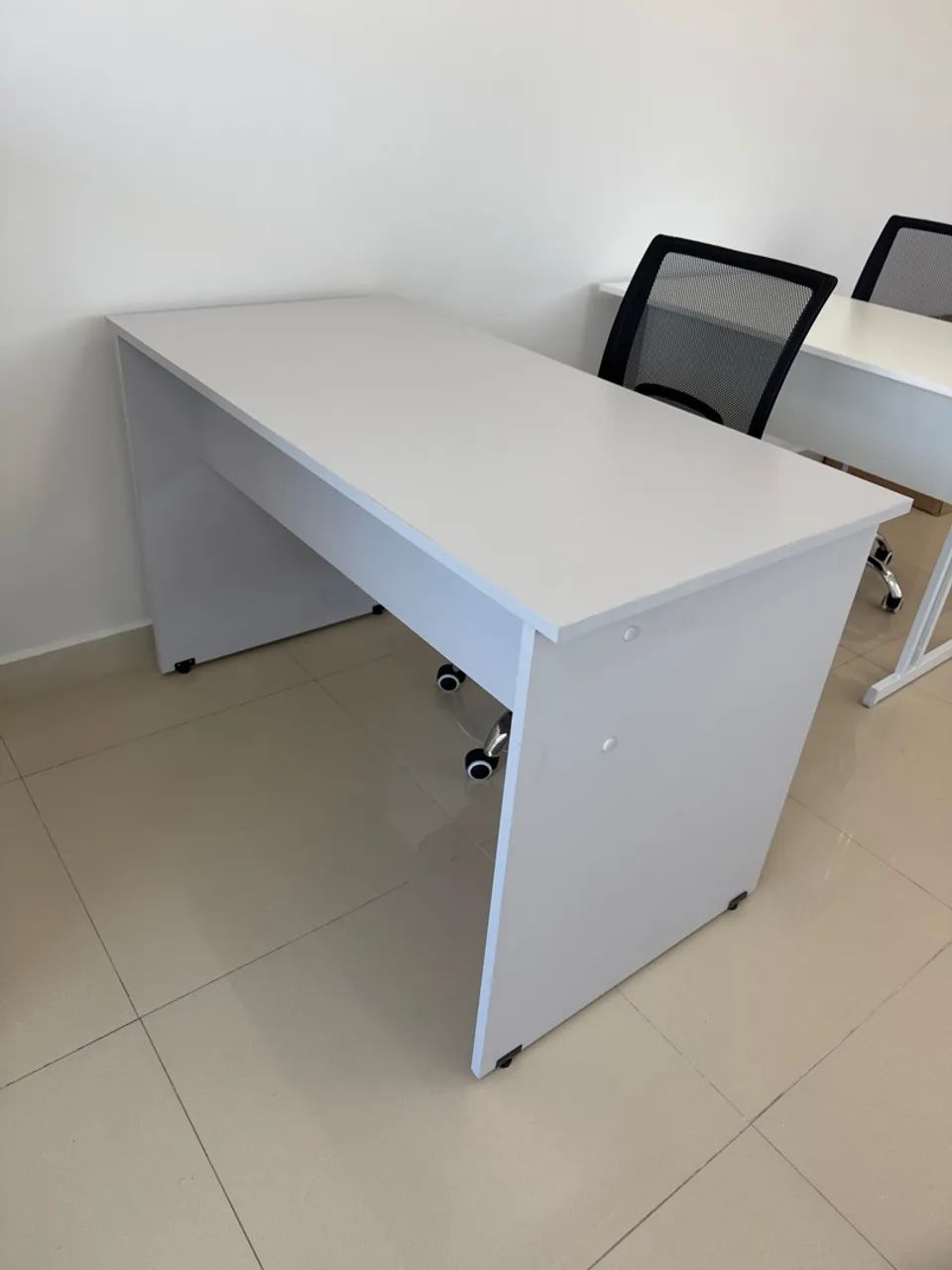 Mesa de Escritório cinza 
