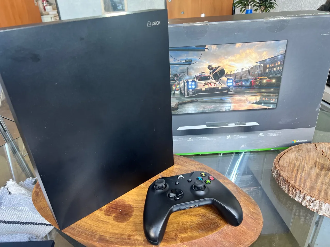 Xbox Series X - Com a caixa e cabos!