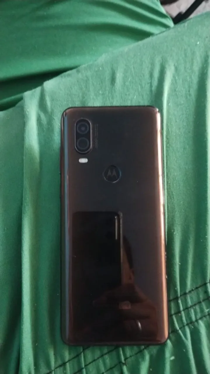 Moto one vision semi-novo vai com a caixa 128 gb memória ótimo celular$400 reais no
