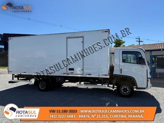 VW 11.180 2023 Baú 6,50m - Foto 3