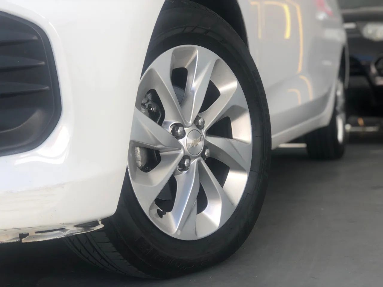 ONIX 1.0 LT IMPECÁVEL BAIXO KM - Foto 4