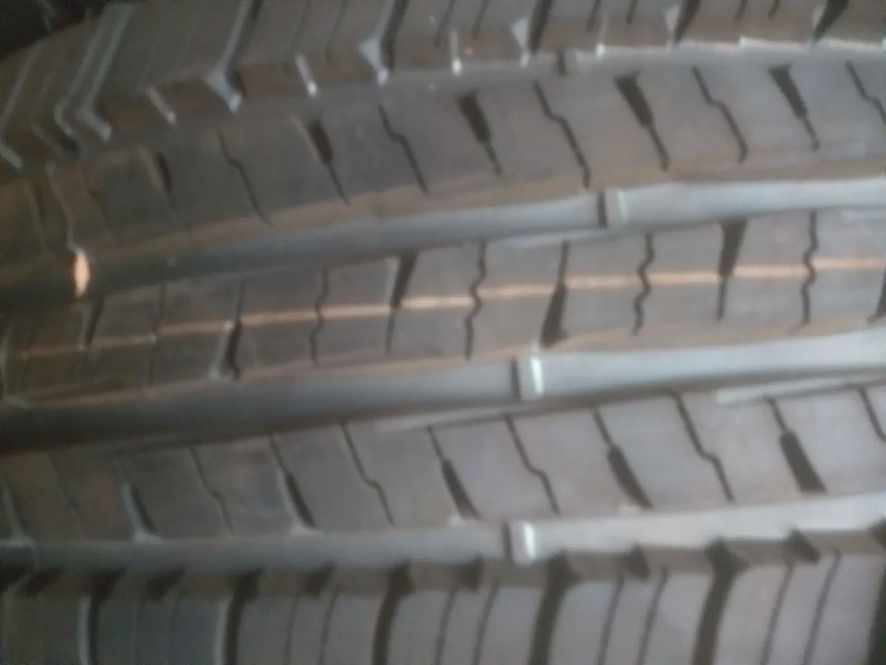 Pneu 235 70 16 Goodyear novo 1 pneu**