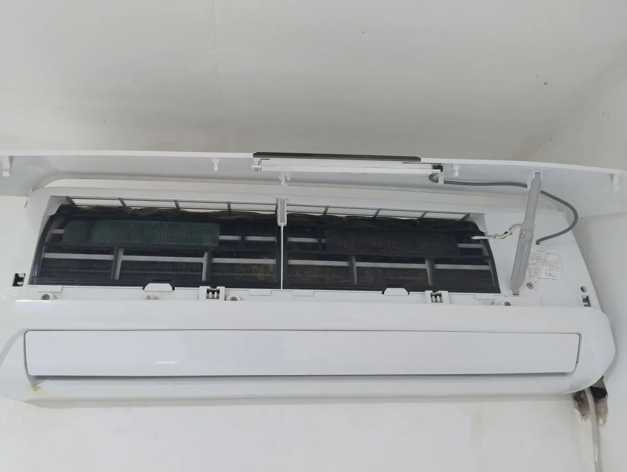 Ar Condicionado Eletrolux 18000 BTUs semi-novo/ a negociação!