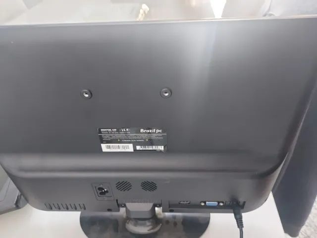 Monitor 15.7 polegadas com tela HD,Possui Furação Vesa. - Foto 2