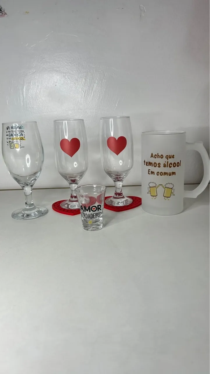 Kit de copos e caneca personalizados