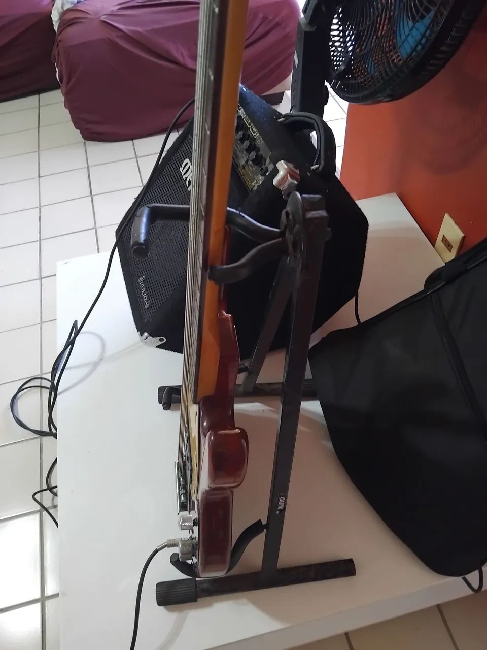 Amplificador para Baixo Meteoro Star Black 40 + Baixo Stringberg - Foto 3