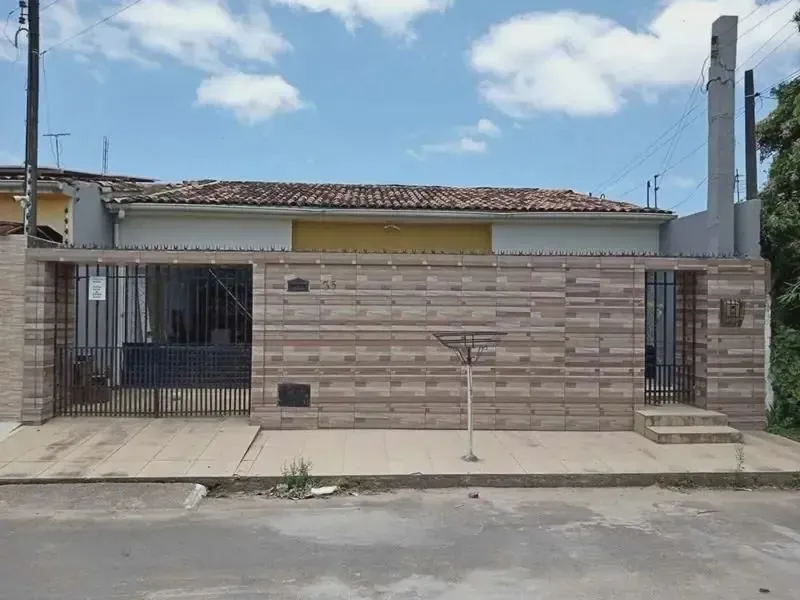 Casa à venda em rua pública, BENEDITO BENTES , Maceió, AL