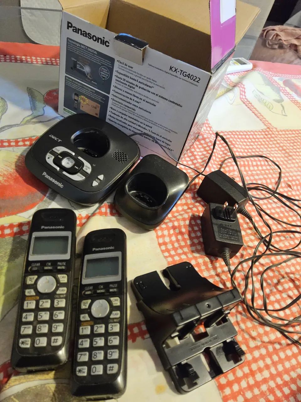 Telefone Sem Fio Panasonic KX-TG4022 - COM EXTENSAO E ALARME VISOR LUMIINOSO - Foto 2