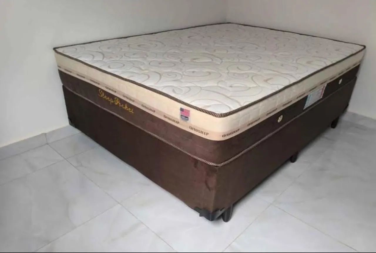 Cama casal com colchão molas ensacadas confortável
