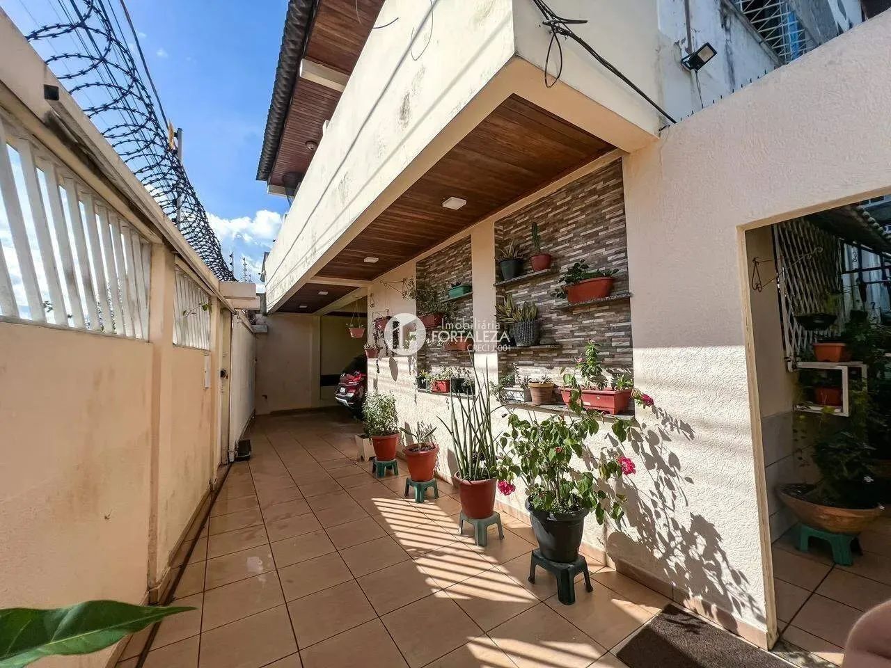 VENDO casa 7 quartos, 4 suítes. 297,36m² Ipase - Foto 2