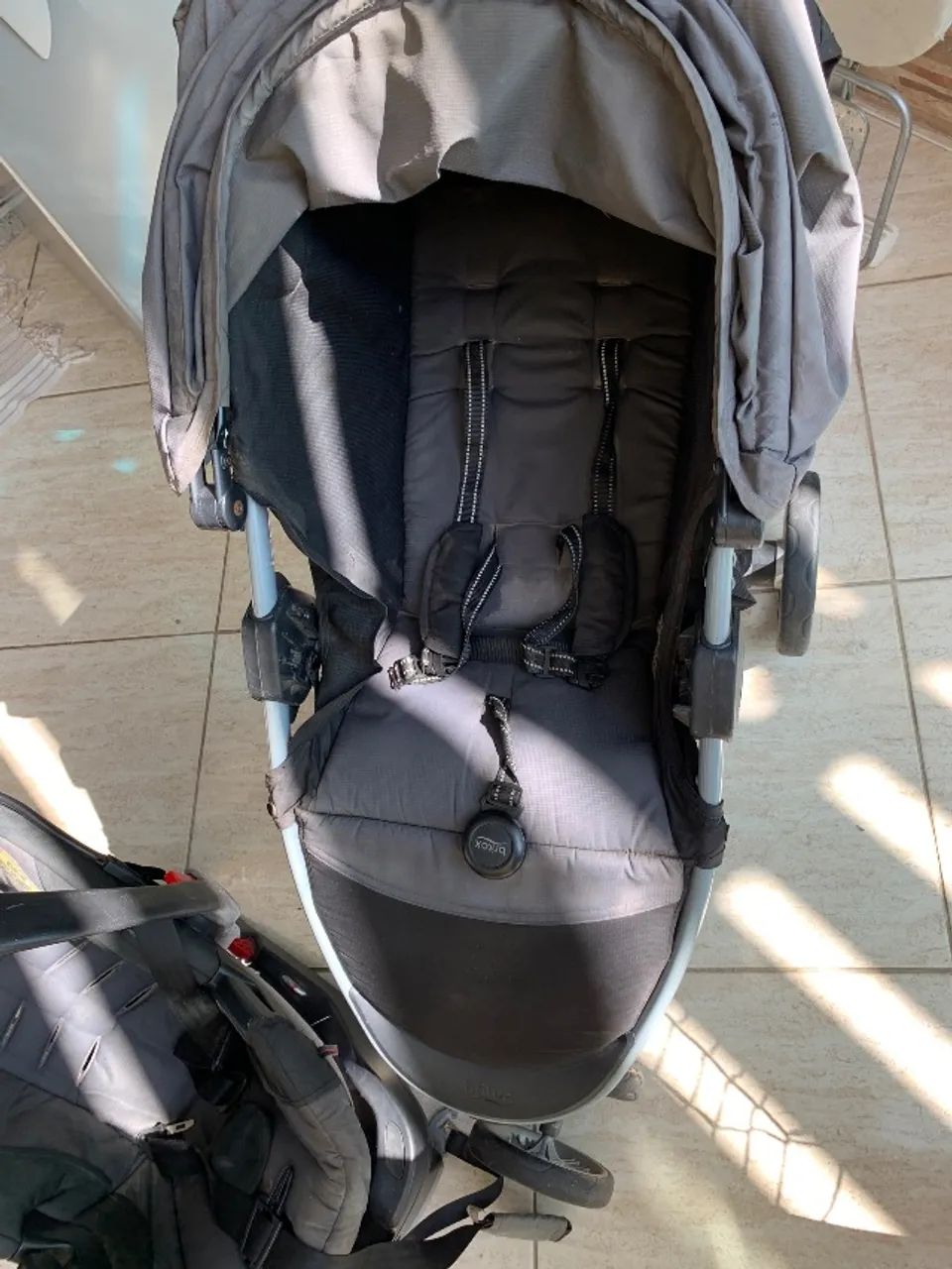 Carrinho e bebê conforto britax e base  - Foto 3