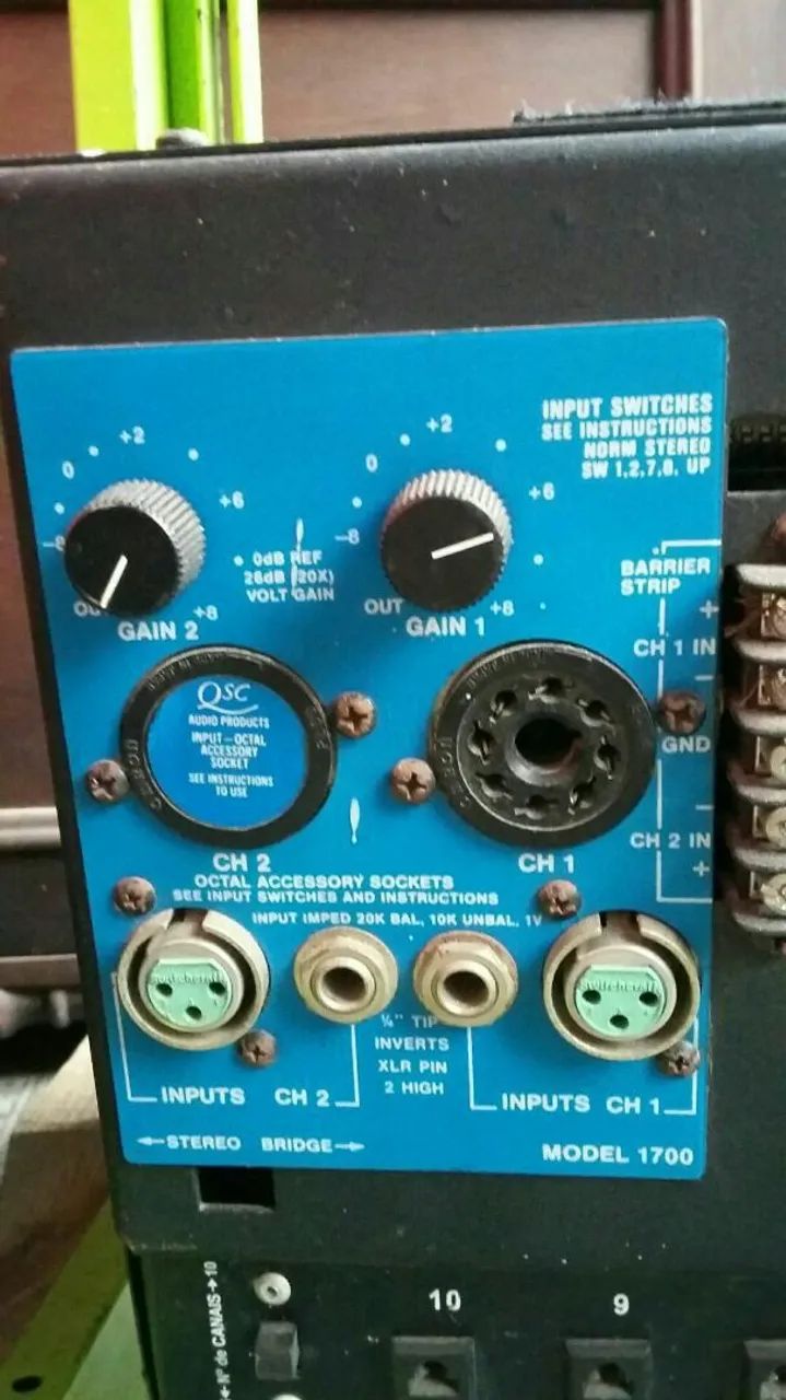 Amplificador de som profissional.
