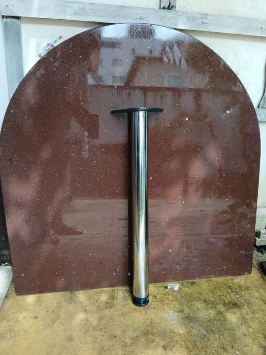 Mesa/Aparador em Granito Sintético Marrom