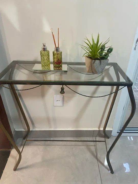 Aparador com espelho 