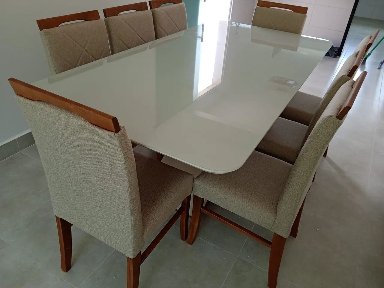 Mesa de Jantar Elegante com 6 Cadeiras de madeira  - Foto 2