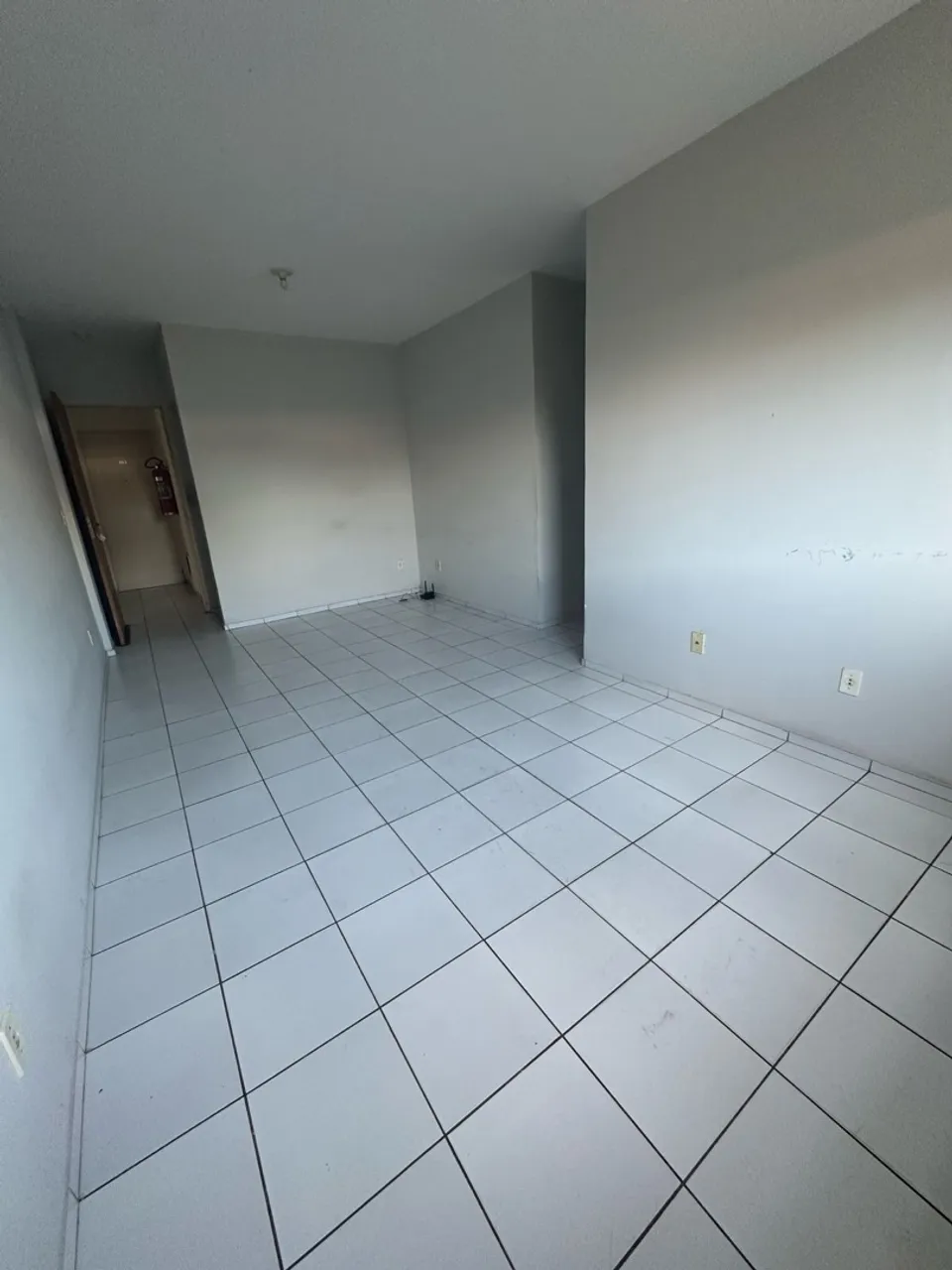 VENDE-SE ou ALUGA-SE Apartamento Térreo no Portugal Park (Zona Leste)