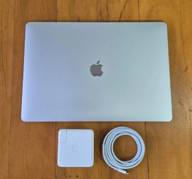 MACBOOK PRO 15' 32GB RAM I9 8 CORE 512GB SSD + HUB USB-C BASEUS