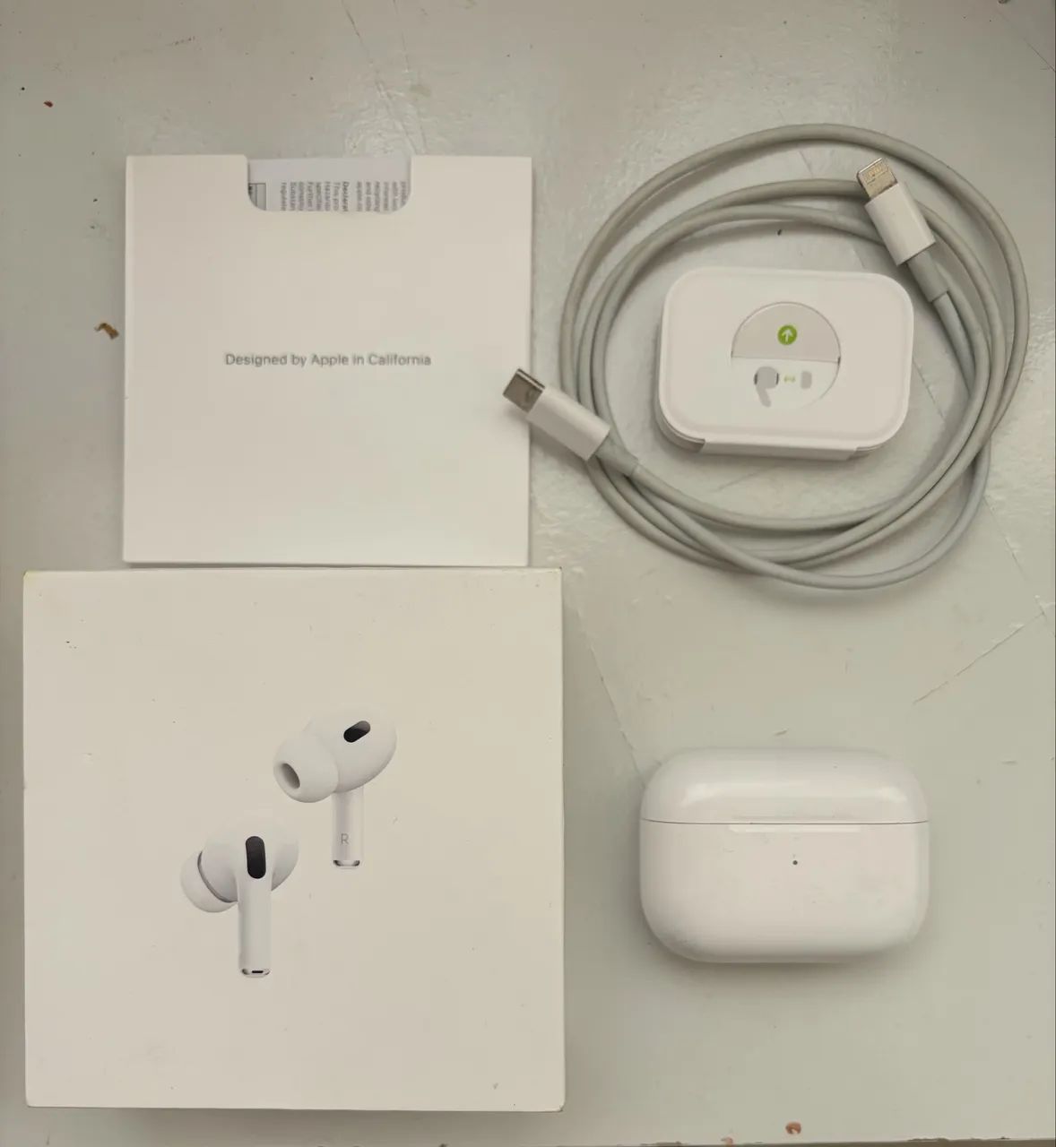 AirPods Pro 2, entrada Lightning, 1 ano de uso, perfeito estado