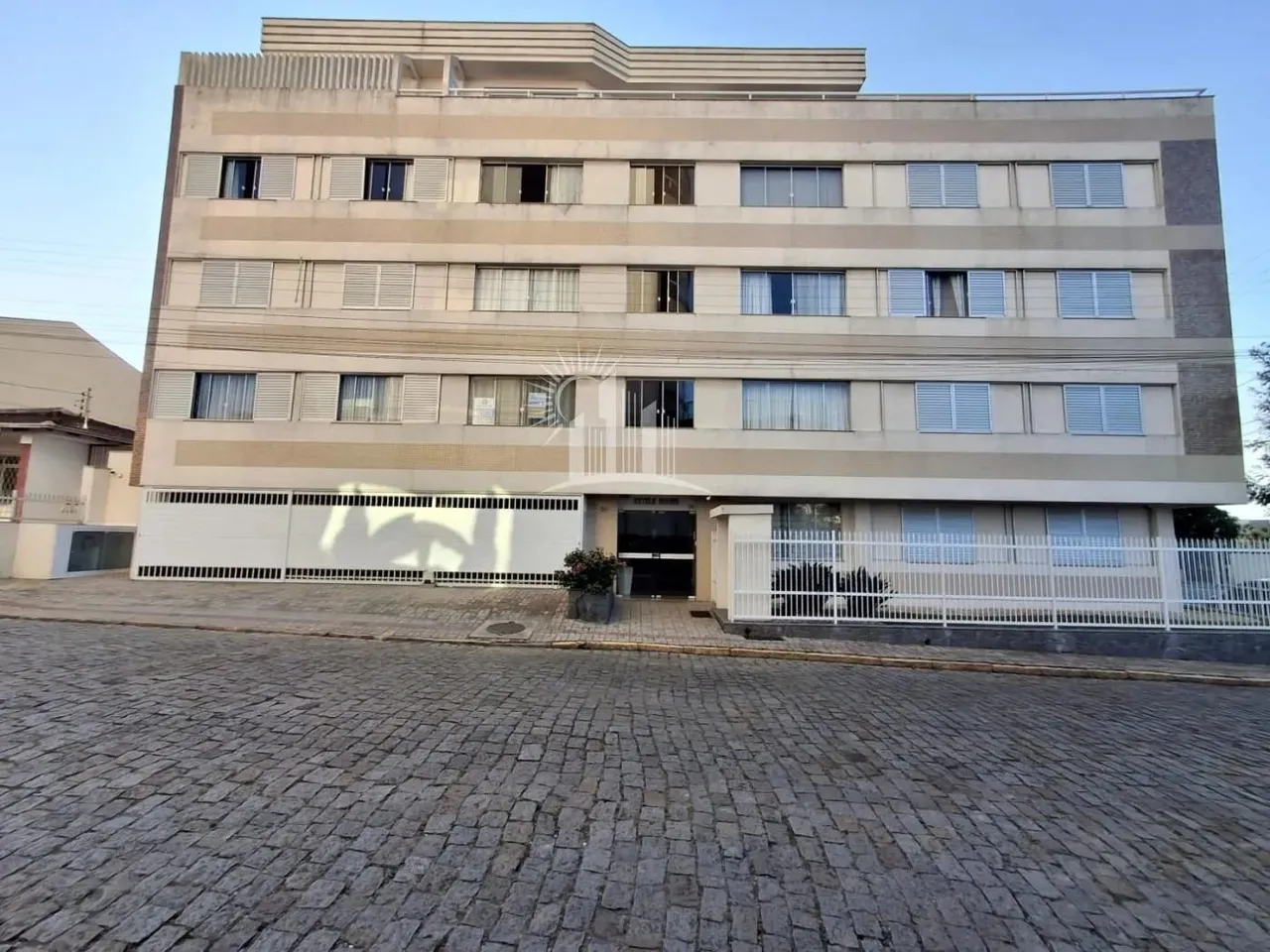 Apartamento para Locação em Balneário Piçarras, Centro, 3 dormitórios, 2 banheiros, 1 vaga
