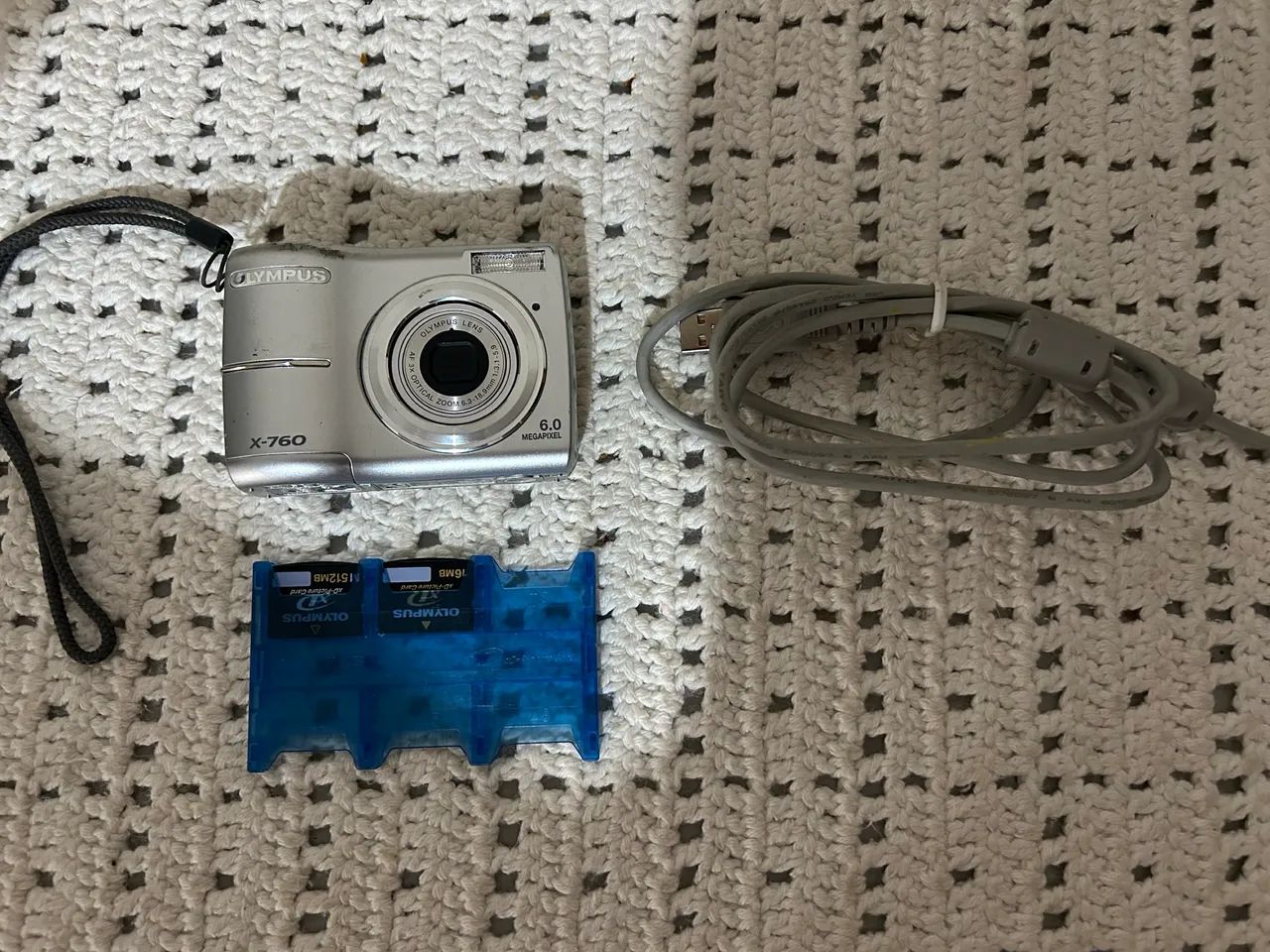 Camera Olympus X-760 6.0 Megapixels 