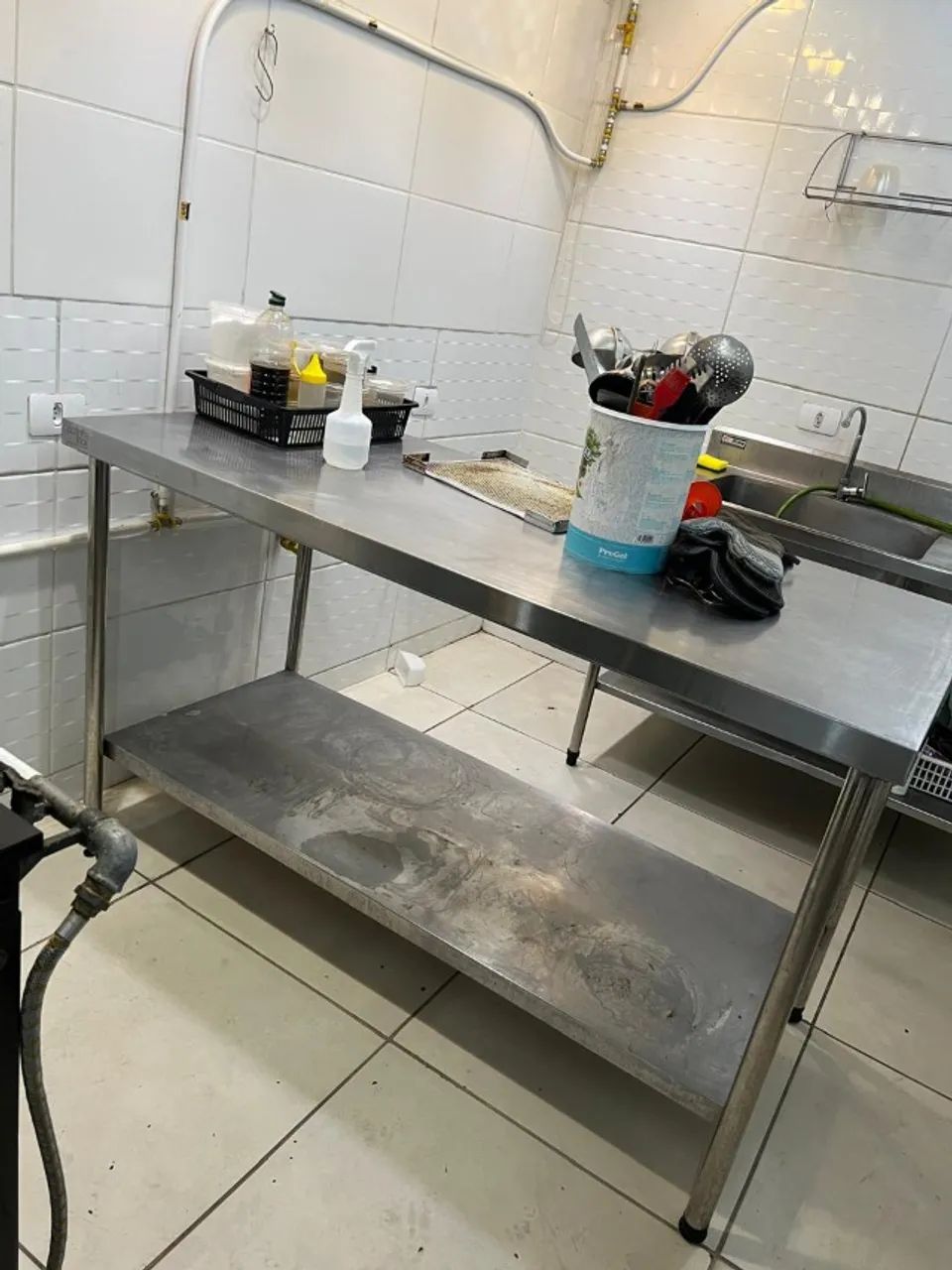 BANCADA DE INOX PARA RESTAURANYE E AFINS