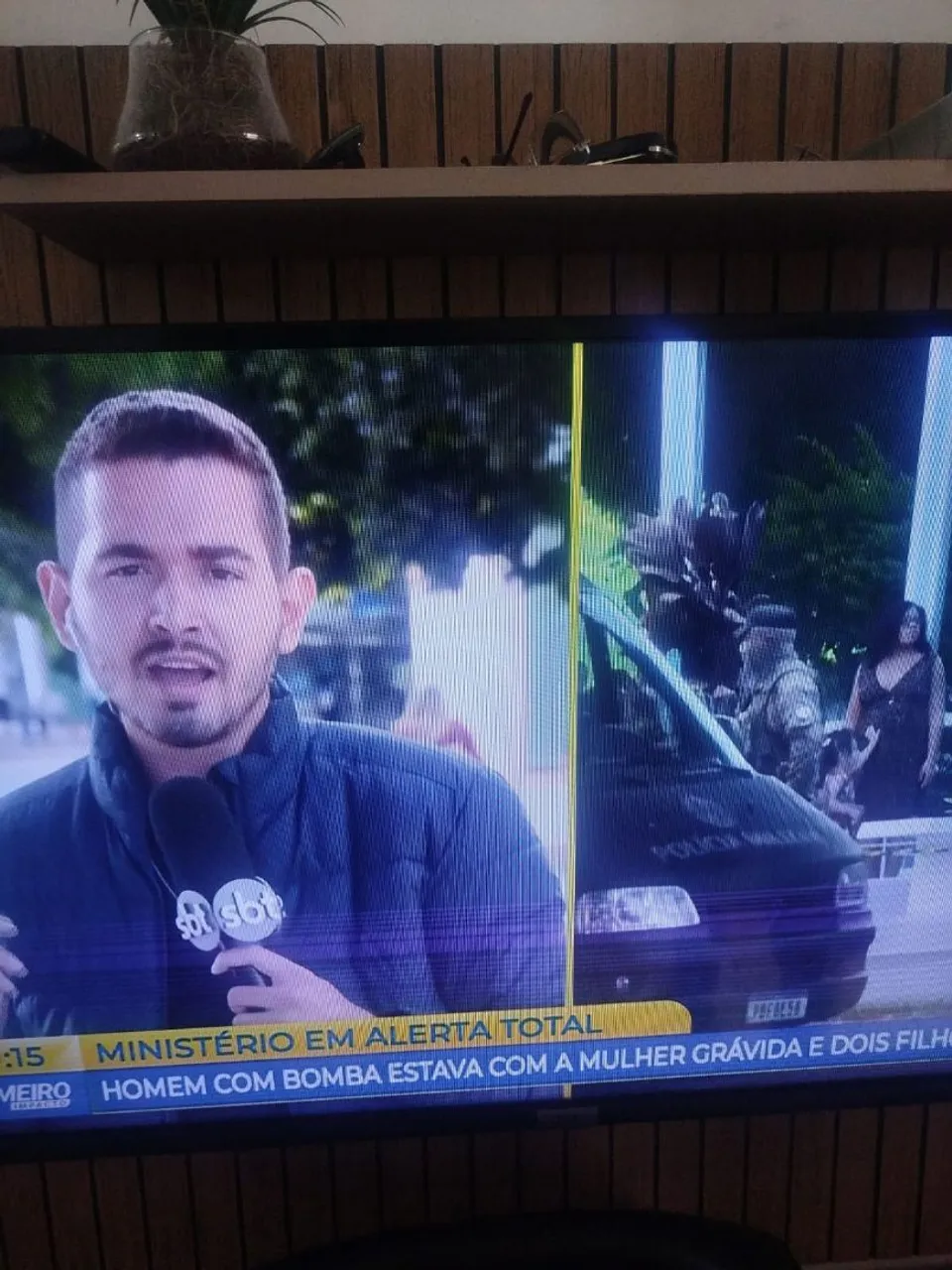 Tv TLC 43 smart semi nova
