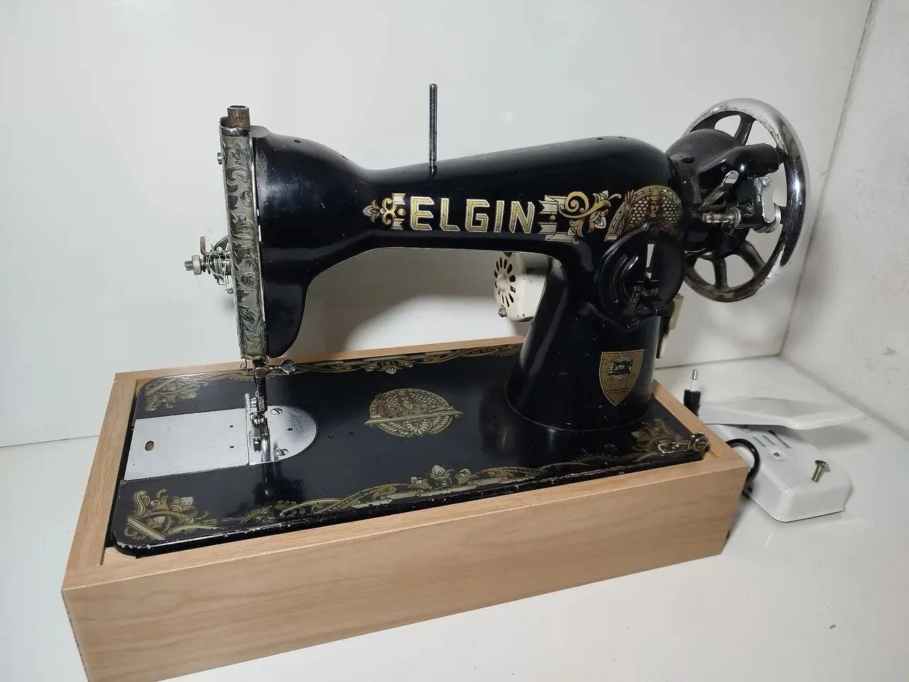 Máquina de Costura Elgin Antiga