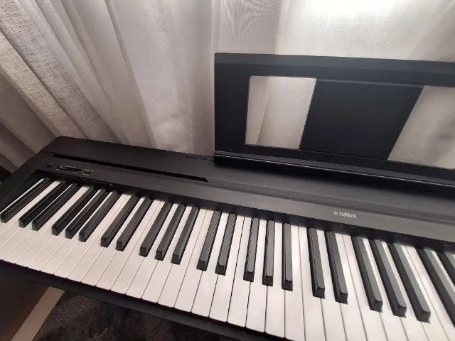 Piano Digital Yamaha P45 Com Estante L85