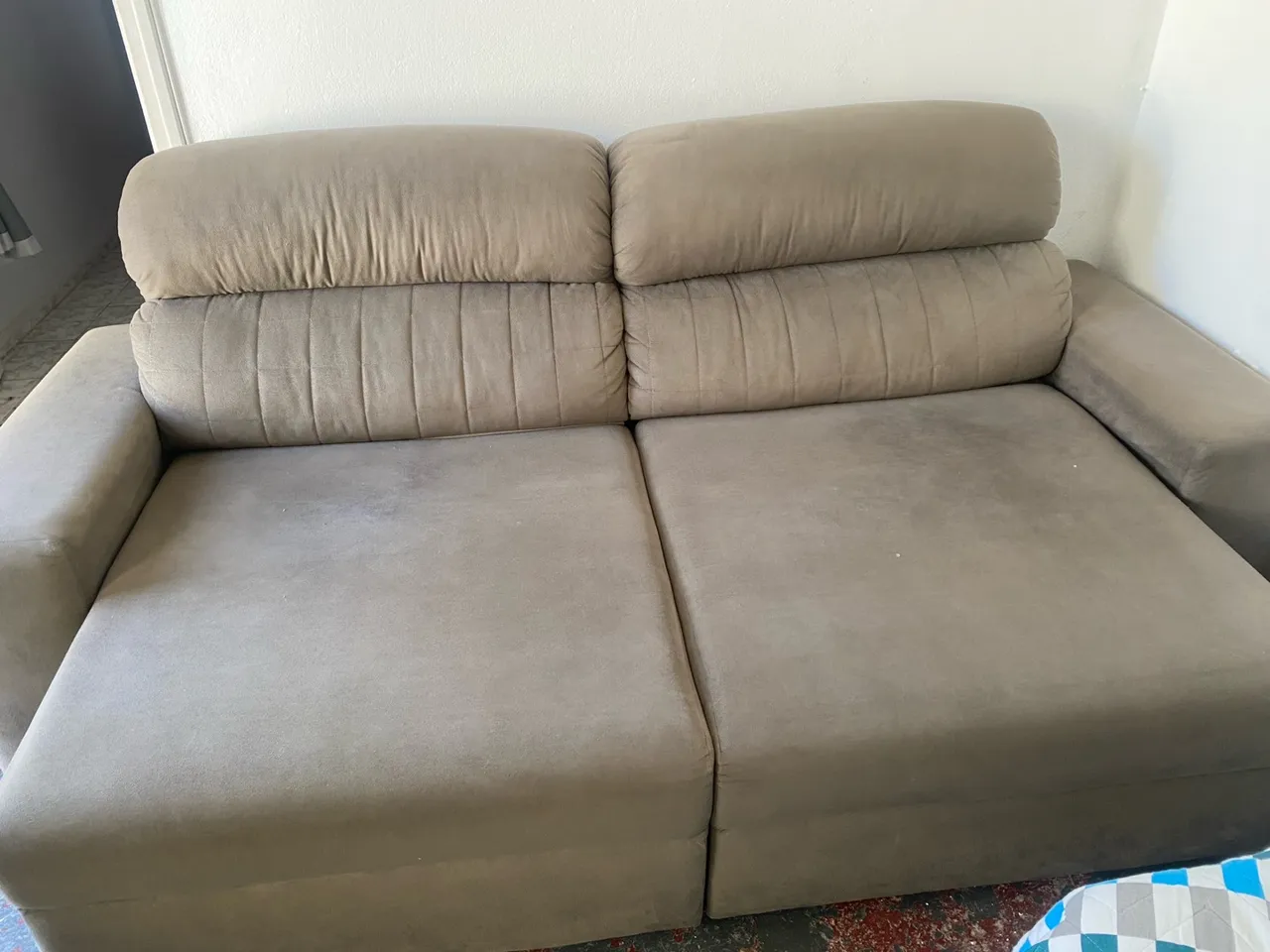 Sofá 3 Lugares Confortável e Moderno