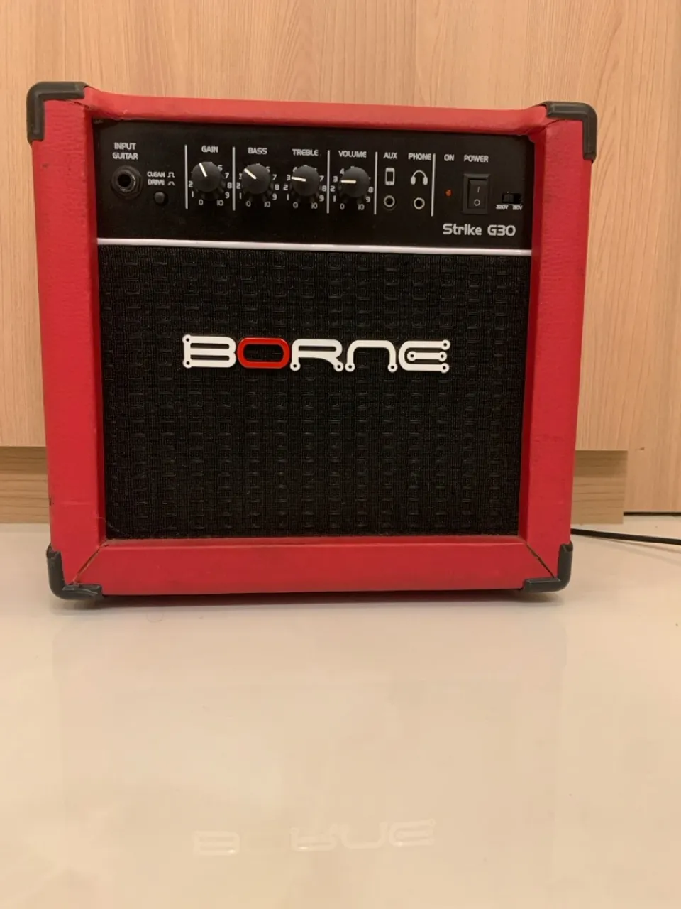 Amplificador de Guitarra Borne Strike G30 Vermelho