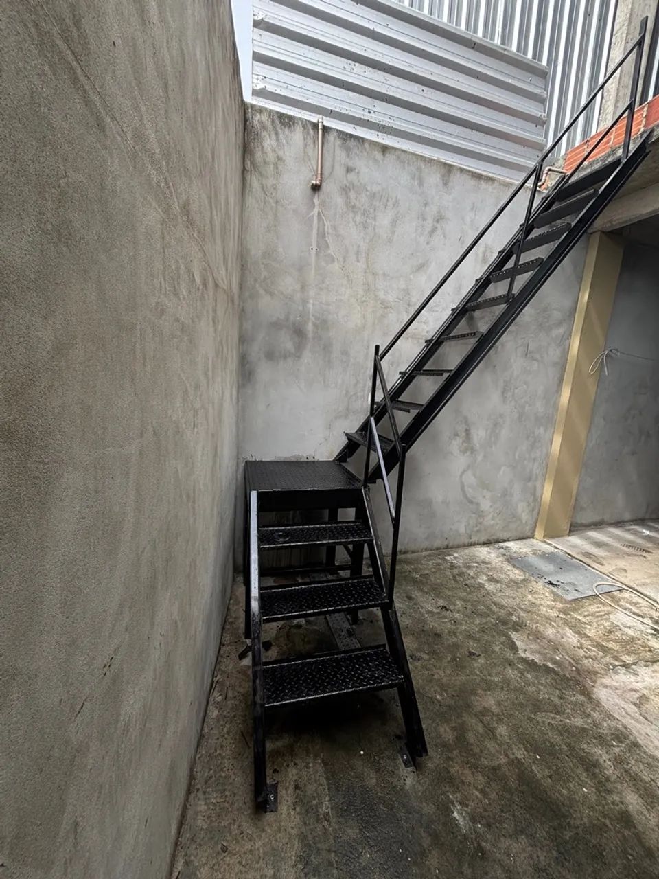 Escada reta de patamar NOVA - Foto 3