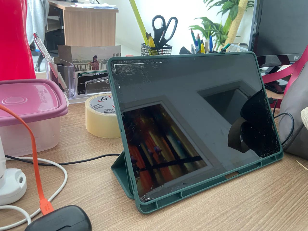 Tablete Samsung (tela original e trincada) tamanho display 11.4  - Foto 6