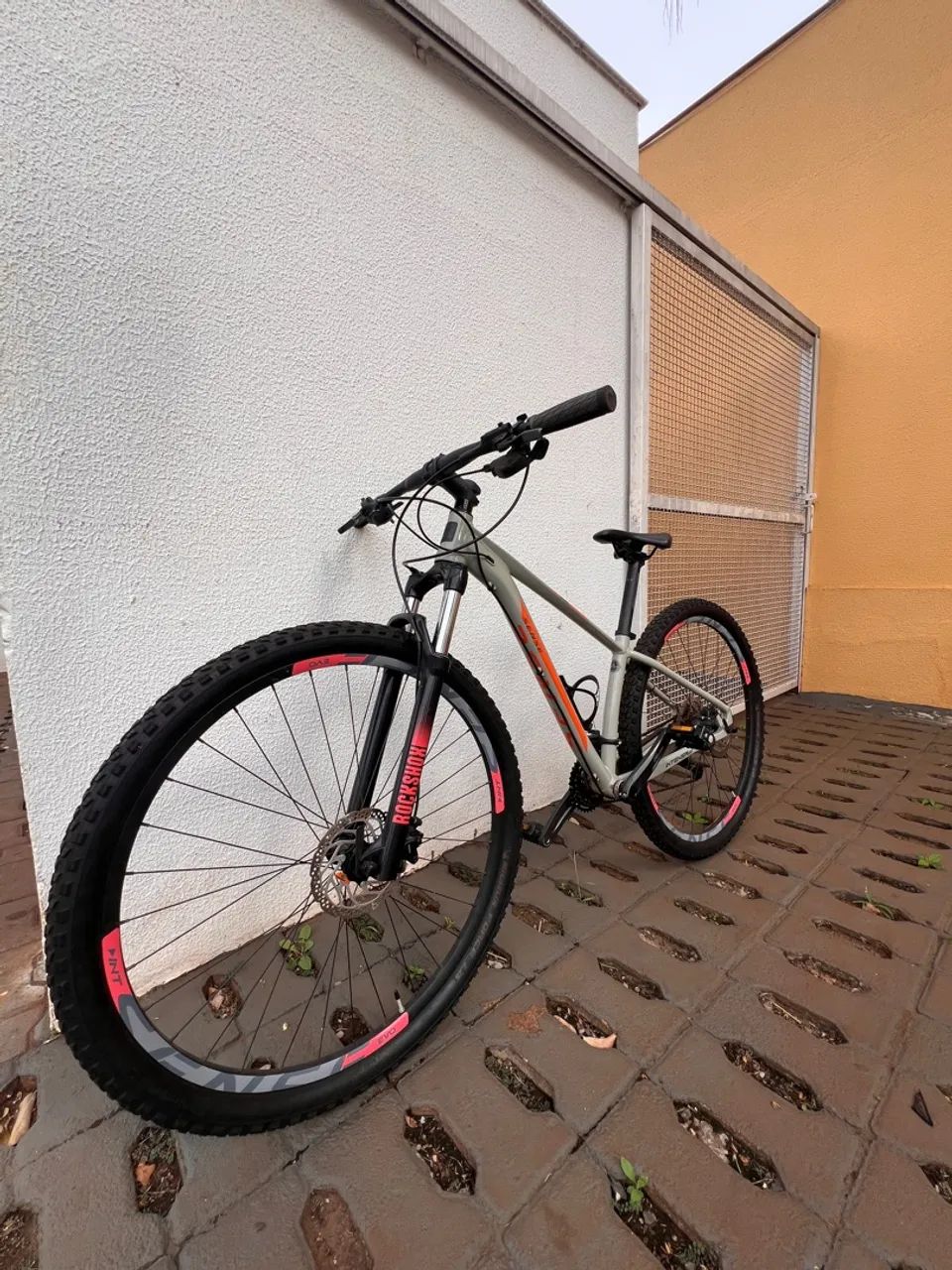 Bicicleta SENSE Intensa EVO tamanho M 