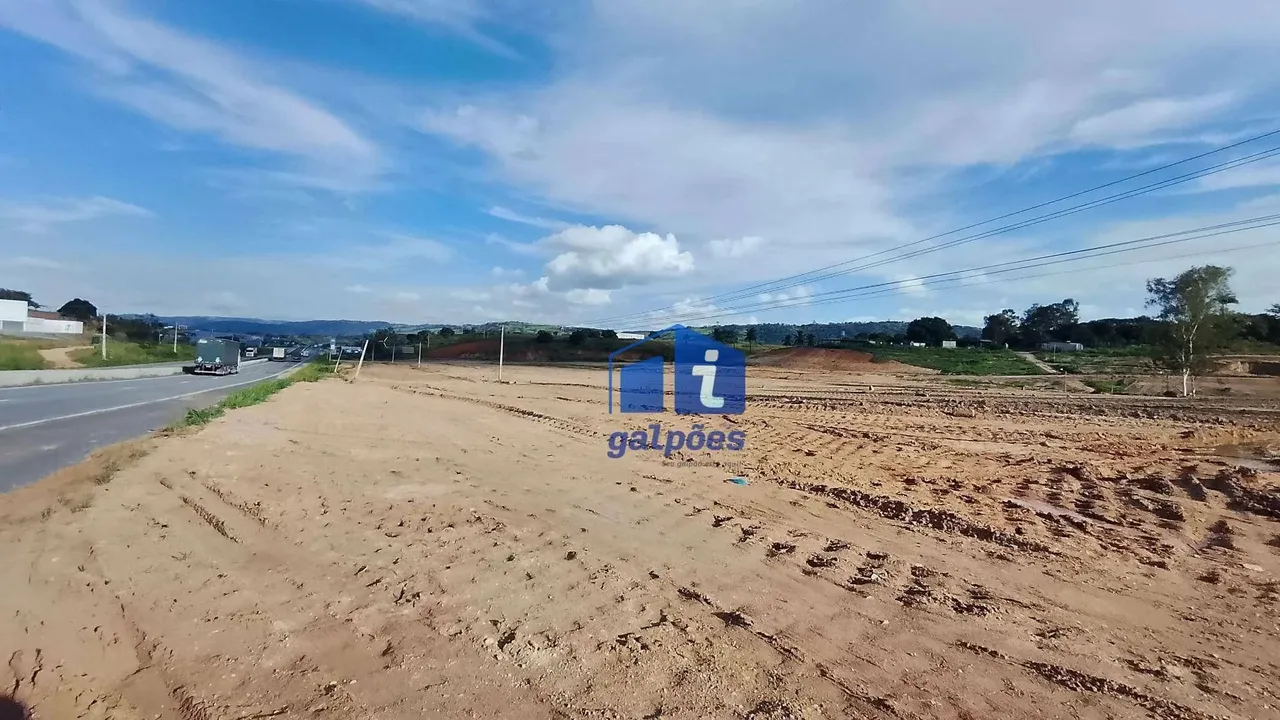 Área com 60.000 m² às margens da BR 232 em Pombos - PE