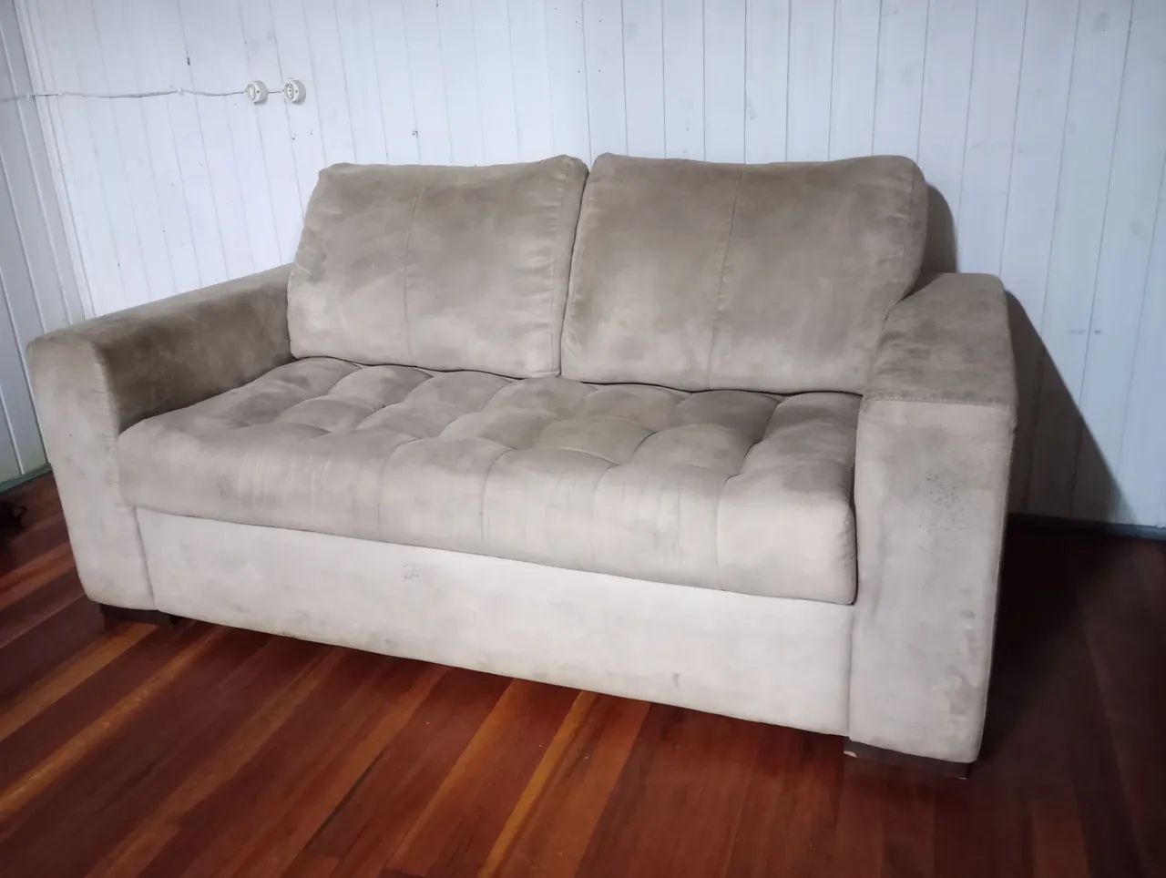 Sofá 2 Lugares Bege Confortável e Elegante - Foto 2