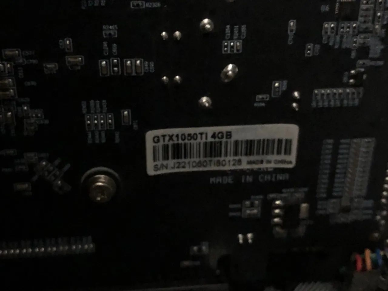 Gtx 1050 ti 4gb pego uma inferior com volta