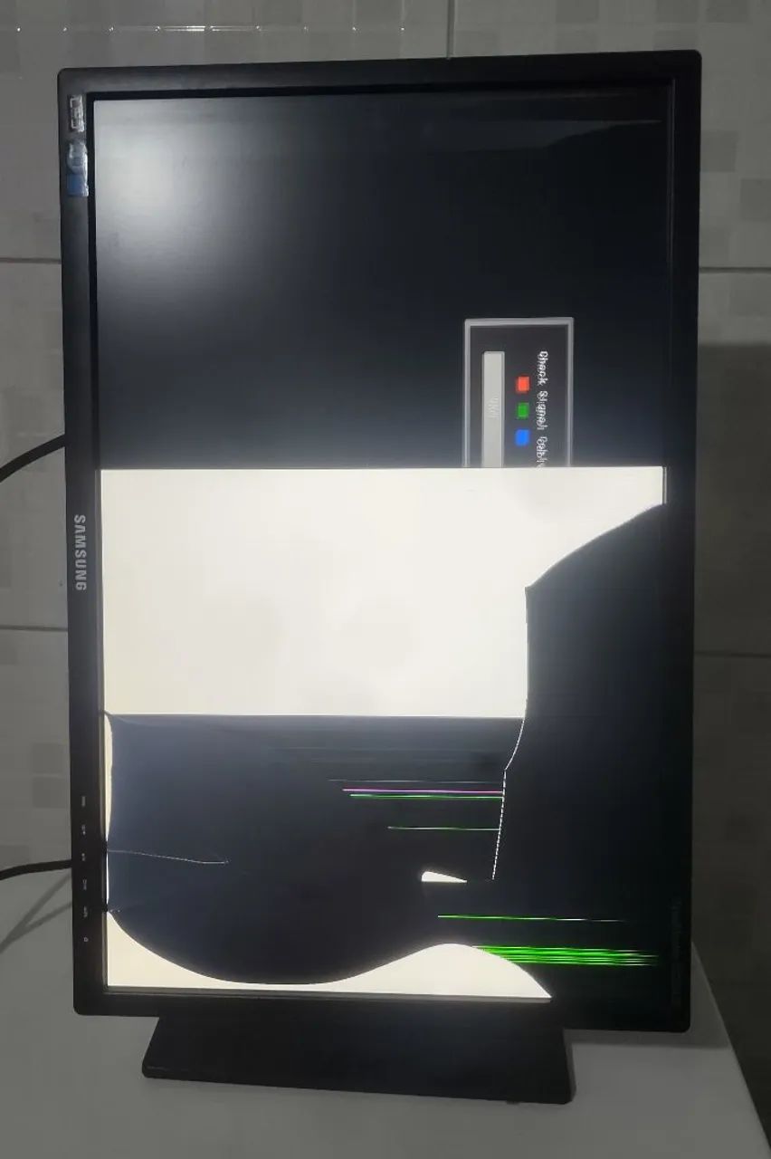 Lote de monitores 3 Samsung 1 Proview - tela quebrada - Foto 4