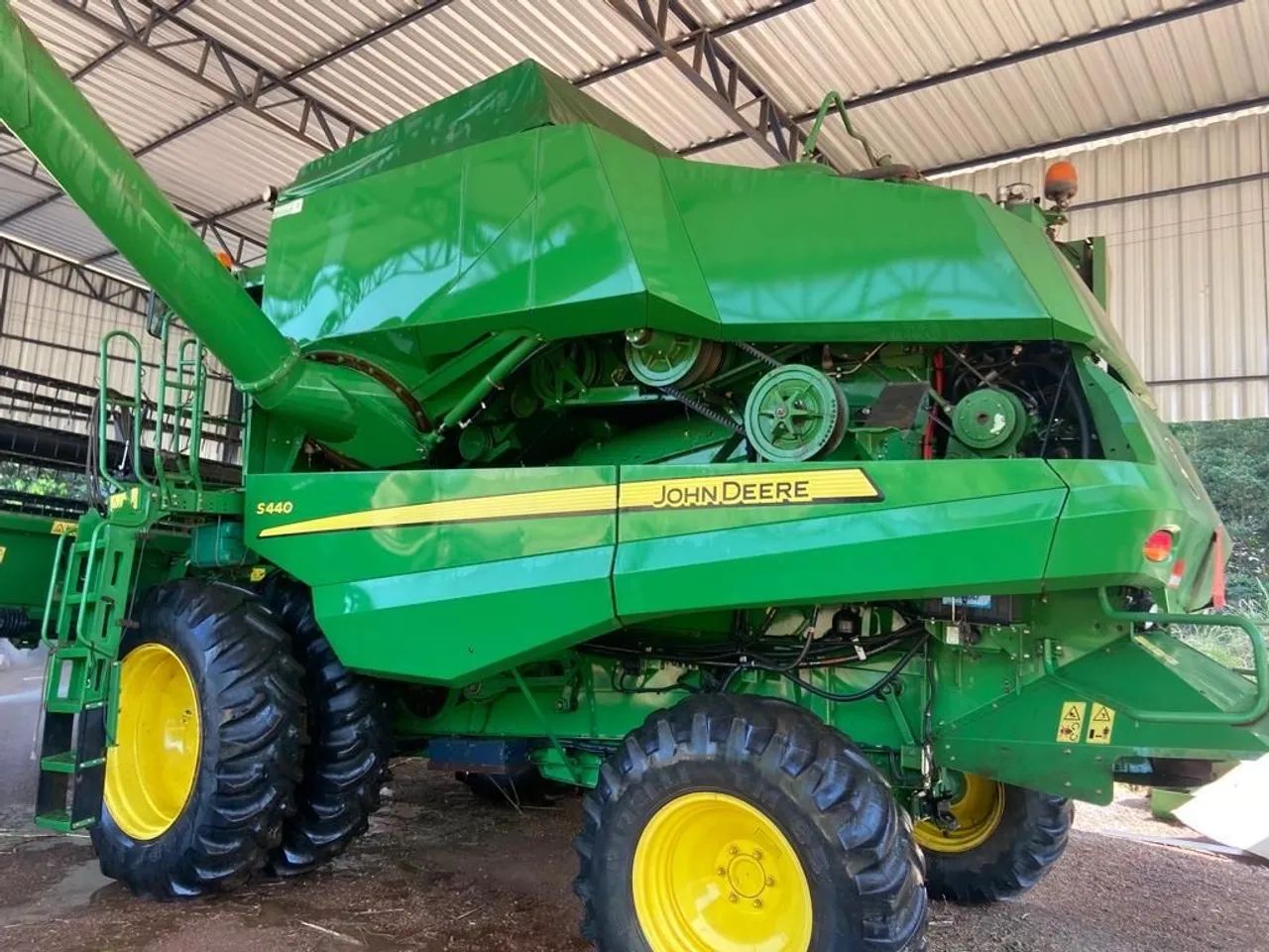 Colheitadeira Jonh Deere S440