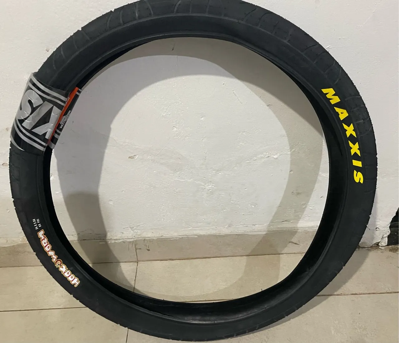 Pneu Maxxis Hookworm aro 24