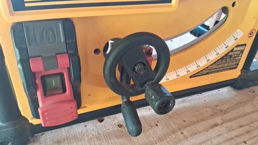 Serra circular de bancada dewalt modelo 7492, extensão deslizante até 825mm 220v 2000W. - Foto 6