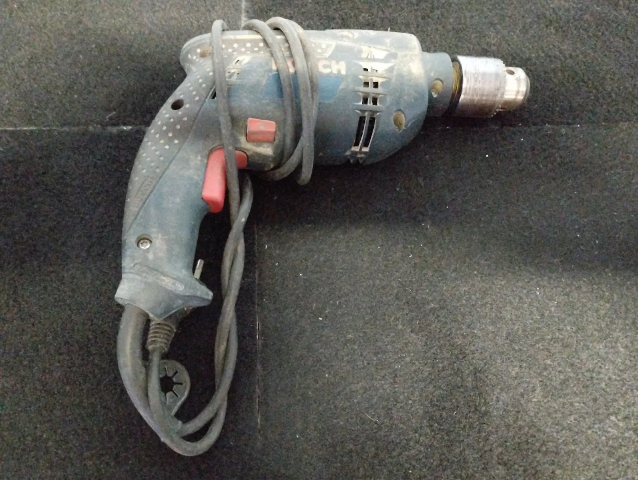 Furadeira Bosch GSR-13 RE