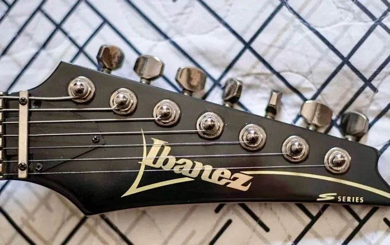 Ibanez Series S - S7320 (7 Cordas) C/ Seymour Duncan Invader
